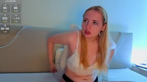 Snapshot of veronicaterry chatting on 07-04-26, 08:20 veronicaterry online show from 07-04-26, 08:20