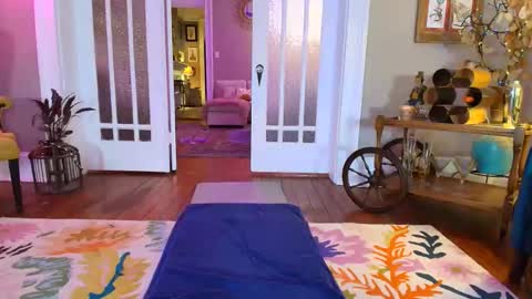 Veronica Weston online show from 11-07-25, 11:49