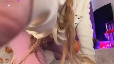 Snapshot of veronikaav chatting on 11-06-25, 08:15 VeronikaAV online show from 11-06-25, 08:15