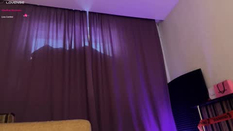 Snapshot of veronikaav chatting on 12-01-25, 04:28 VeronikaAV online show from 12-01-25, 04:28