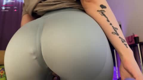 Snapshot of veronikaav chatting on 12-16-25, 07:46 VeronikaAV online show from 12-16-25, 07:46