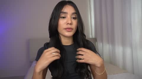 Snapshot of veroniqe_lounge chatting on 09-08-25, 05:01 V A L help me reach 100likes online show from 09-08-25, 05:01