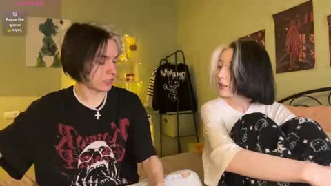 veryraretwins online show from 11-26-25, 10:44