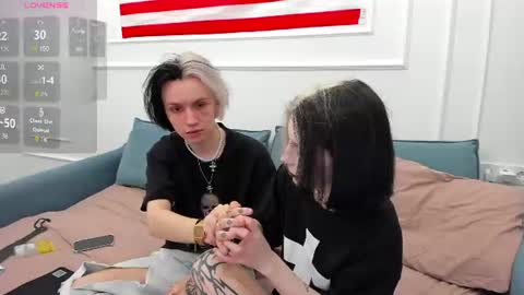 veryraretwins online show from 06-18-26, 07:51
