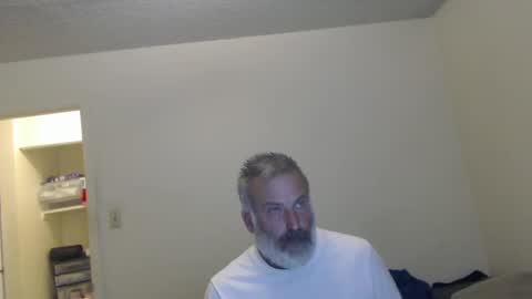 Snapshot of veryveryhairmanindenver chatting on 12-11-24, 12:44 hairy man online show from 12-11-24, 12:44