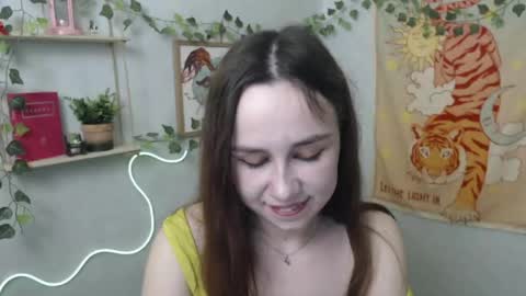 veryveryvery_shy online show from 04-18-26, 05:50