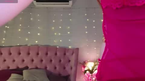 Snapshot of vi__sky chatting on 02-20-26, 05:15 Alice please dont forget to thumbs up me online show from 02-20-26, 05:15