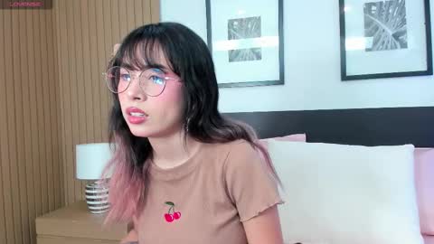 Snapshot of vi_anaya chatting on 02-25-25, 11:41 Anaya online show from 02-25-25, 11:41