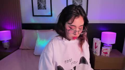Snapshot of vi_anaya chatting on 10-17-25, 11:35 Anaya online show from 10-17-25, 11:35