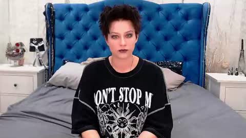 Snapshot of via_mayer chatting on 06-14-26, 04:58 Via online show from 06-14-26, 04:58