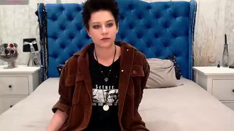 Snapshot of via_mayer chatting on 06-28-26, 10:05 Via online show from 06-28-26, 10:05