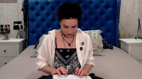 Snapshot of via_mayer chatting on 06-30-26, 01:50 Via online show from 06-30-26, 01:50