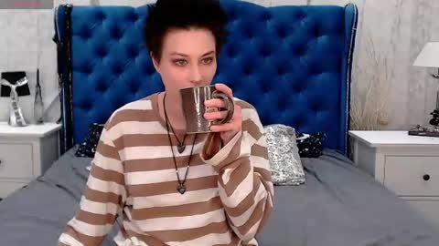Snapshot of via_mayer chatting on 07-08-26, 02:16 Via online show from 07-08-26, 02:16