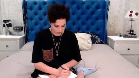 Snapshot of via_mayer chatting on 07-19-26, 04:44 Via online show from 07-19-26, 04:44