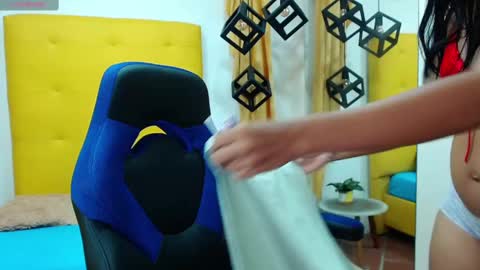 Snapshot of vic_nahomy chatting on 01-30-25, 04:02 nahomy online show from 01-30-25, 04:02