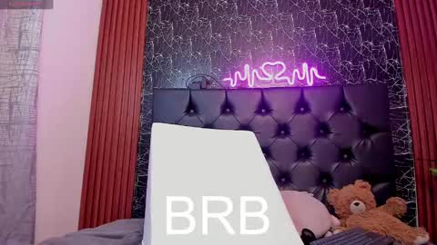 Snapshot of vichy_evans chatting on 12-19-24, 11:25 Vichy Everyday From 1400 to 2130 Col Time online show from 12-19-24, 11:25