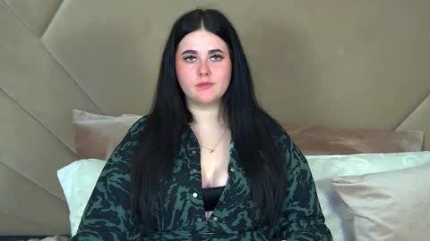 Snapshot of vickibrooks chatting on 02-04-25, 02:21 VickiBrooks online show from 02-04-25, 02:21