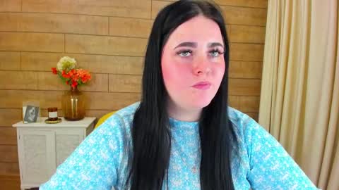 Snapshot of vickibrooks chatting on 02-06-25, 04:03 VickiBrooks online show from 02-06-25, 04:03