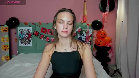 vickie_smith online show from 10-24-25, 08:33