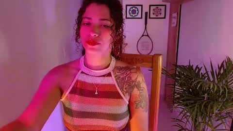 Snapshot of vicky_crazy chatting on 01-08-25, 12:26 Vicky online show from 01-08-25, 12:26