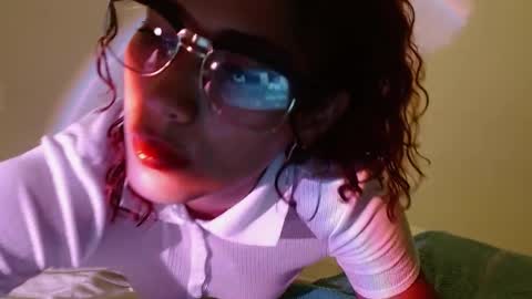 Snapshot of vicky_crazy chatting on 01-09-25, 06:26 Vicky online show from 01-09-25, 06:26