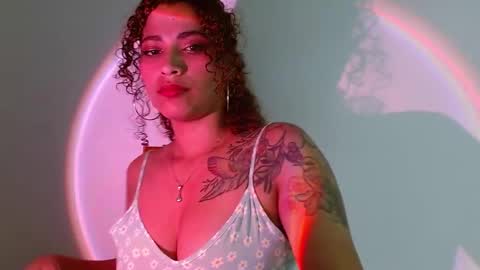 Snapshot of vicky_crazy chatting on 03-09-25, 12:00 Vicky online show from 03-09-25, 12:00