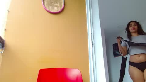 Snapshot of vicky_crazy chatting on 04-19-26, 09:06 Vicky online show from 04-19-26, 09:06