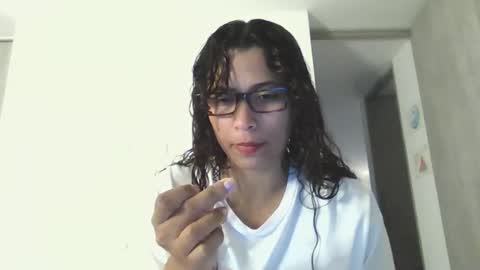 Snapshot of vicky_crazy chatting on 04-21-26, 01:42 Vicky online show from 04-21-26, 01:42