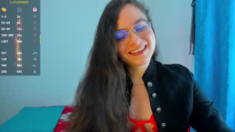 Snapshot of vicky_cristinax chatting on 03-11-26, 01:44 Vicky online show from 03-11-26, 01:44
