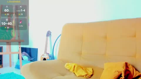 Snapshot of vicky_cristinax chatting on 03-28-26, 06:18 Vicky online show from 03-28-26, 06:18