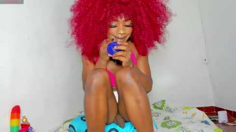 vicky manuela online show from 11-12-25, 02:34