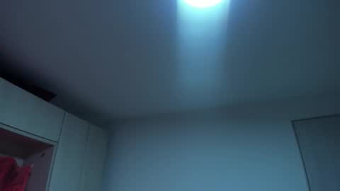 V I C K Y online show from 10-20-25, 12:05