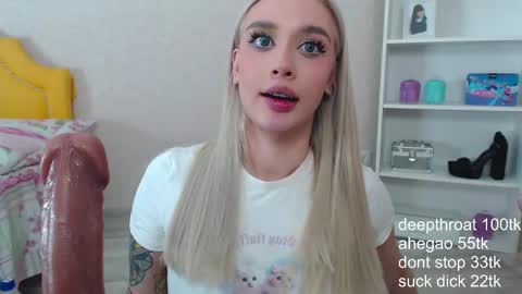 vickyfuckingdoll online show from 02-19-25, 06:00