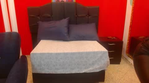 Snapshot of vickyjohnson1 chatting on 01-07-25, 07:28 Vicky online show from 01-07-25, 07:28