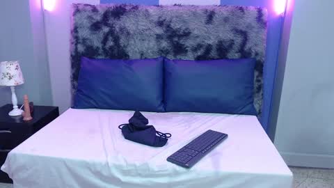 Snapshot of vickyjohnson1 chatting on 01-29-25, 10:32 Vicky online show from 01-29-25, 10:32