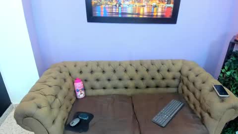 Snapshot of vickyjohnson1 chatting on 10-04-25, 08:29 Vicky online show from 10-04-25, 08:29