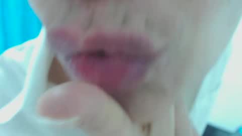 vickyjuice1 online show from 04-17-26, 03:37