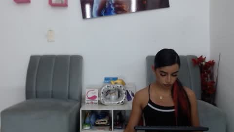 Snapshot of vickyxdany chatting on 01-27-25, 05:58 vickyxdany online show from 01-27-25, 05:58