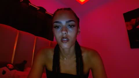 Snapshot of vickyyyx chatting on 07-15-26, 02:28 Goddess Victory online show from 07-15-26, 02:28