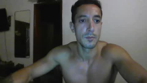 Snapshot of viclatam chatting on 02-17-25, 02:31 viclatam online show from 02-17-25, 02:31