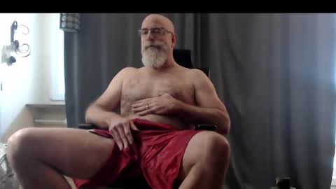 Snapshot of vicretro74 chatting on 12-03-24, 01:54 Vic online show from 12-03-24, 01:54