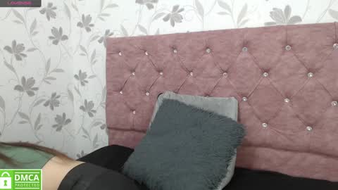 Victoria  online show from 12-20-24, 11:47