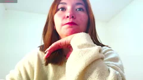 Victoria  online show from 07-16-26, 04:51
