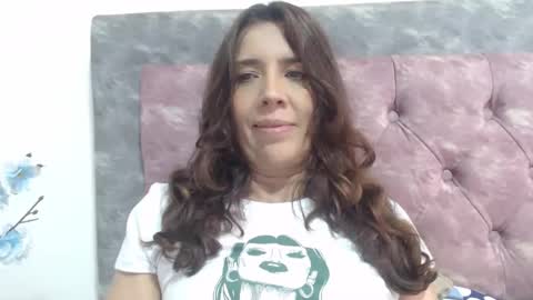 Snapshot of victoria25_meester chatting on 01-04-25, 04:22 Hi guys Im victoria Be the one who can control me in PVT online show from 01-04-25, 04:22