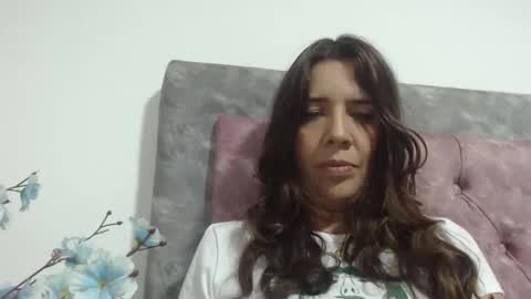 Snapshot of victoria25_meester chatting on 01-04-25, 10:45 Hi guys Im victoria Be the one who can control me in PVT online show from 01-04-25, 10:45