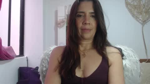 Snapshot of victoria25_meester chatting on 01-14-25, 03:15 Hi guys Im victoria Be the one who can control me in PVT online show from 01-14-25, 03:15