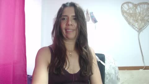 Snapshot of victoria25_meester chatting on 01-14-25, 06:17 Hi guys Im victoria Be the one who can control me in PVT online show from 01-14-25, 06:17
