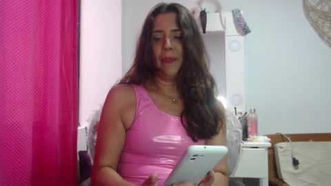 Snapshot of victoria25_meester chatting on 01-18-25, 03:49 Hi guys Im victoria Be the one who can control me in PVT online show from 01-18-25, 03:49