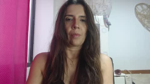 Snapshot of victoria25_meester chatting on 01-20-25, 08:40 Hi guys Im victoria Be the one who can control me in PVT online show from 01-20-25, 08:40