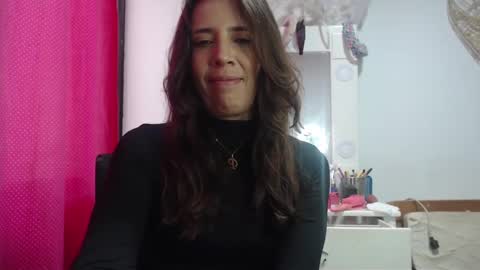 Snapshot of victoria25_meester chatting on 01-23-25, 03:11 Hi guys Im victoria Be the one who can control me in PVT online show from 01-23-25, 03:11